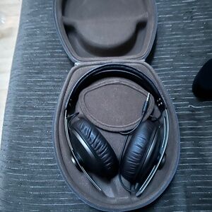 Sennheiser Momentum M2 On-Ear Wired Headphones Black Premium Sound Lightweight